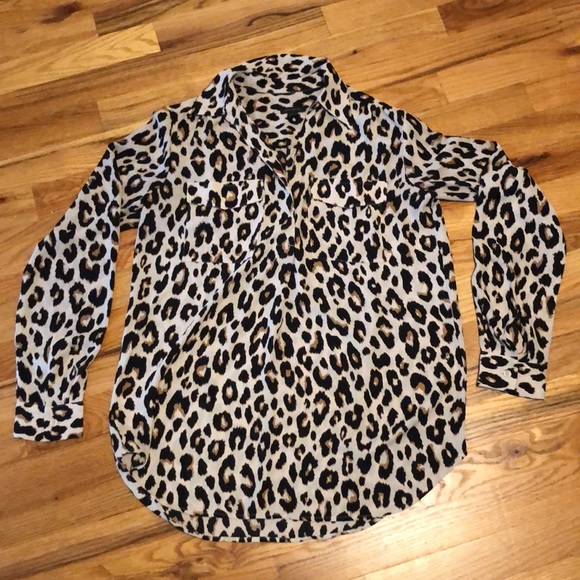 Ann Taylor Tops - Ann Taylor long sleeve pop over animal print blouse XSMALL